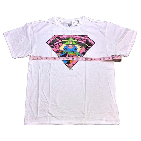 Superman DC Comics Graphic T-Shirt White Short Sleeve Kid's Size XL - Picture 3 of 4
